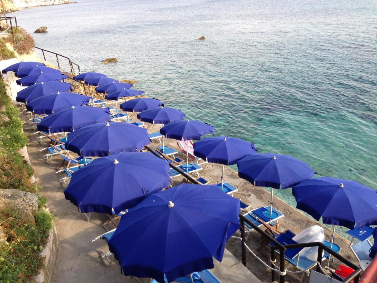 Hotel Villa Ombrosa Портоферрайо Экстерьер фото