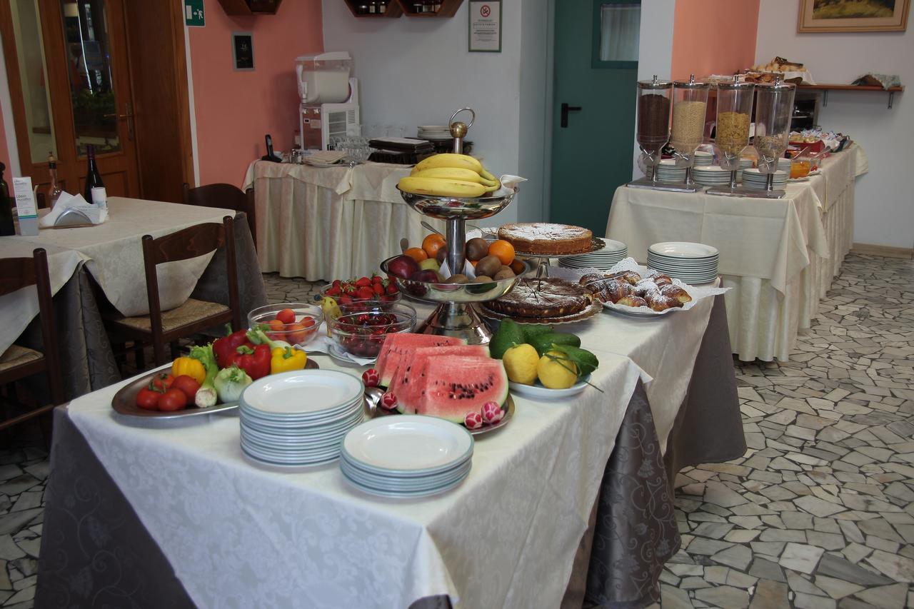 Hotel Villa Ombrosa Портоферрайо Номер фото